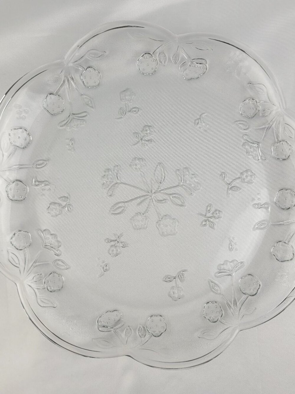 Anchor Hocking Savannah Clear 10" Single Dinner Plate Pressed Floral Glass VTG